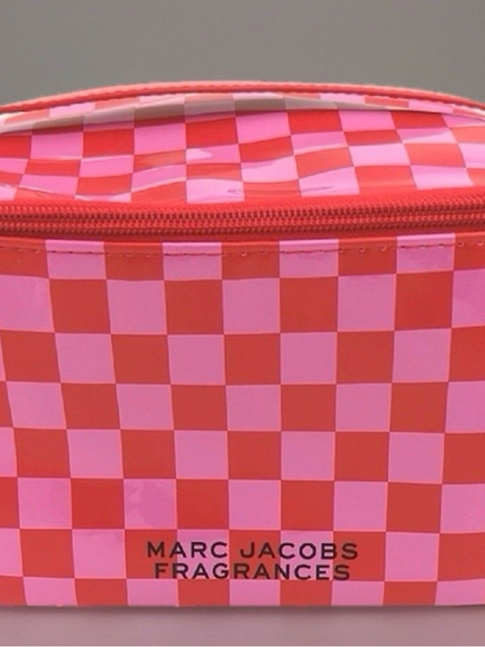 Marc Jacob’s Pink Red Checkered Glossy Travel Toiletry Makeup Vanity Bag - Picture 3 of 3